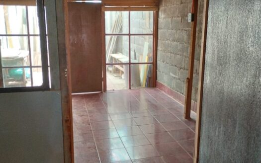 CORREDORA DE PROPIEDADES VENDE CASA HABITACION SECTOR URBANO VICUÑA
