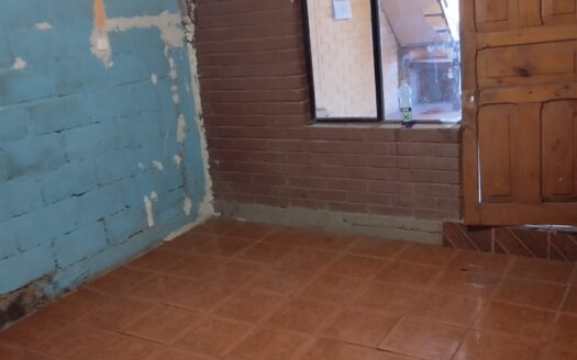 CORREDORA DE PROPIEDADES VENDE CASA HABITACION SECTOR URBANO VICUÑA