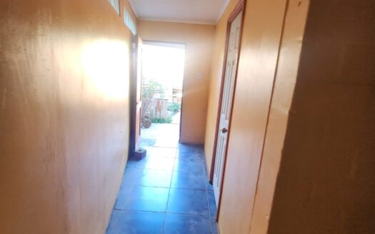 SE ARRIENDA AMPLIA CASA PARA EMPRESA A 5 MINUTOS DE SALAMANCA